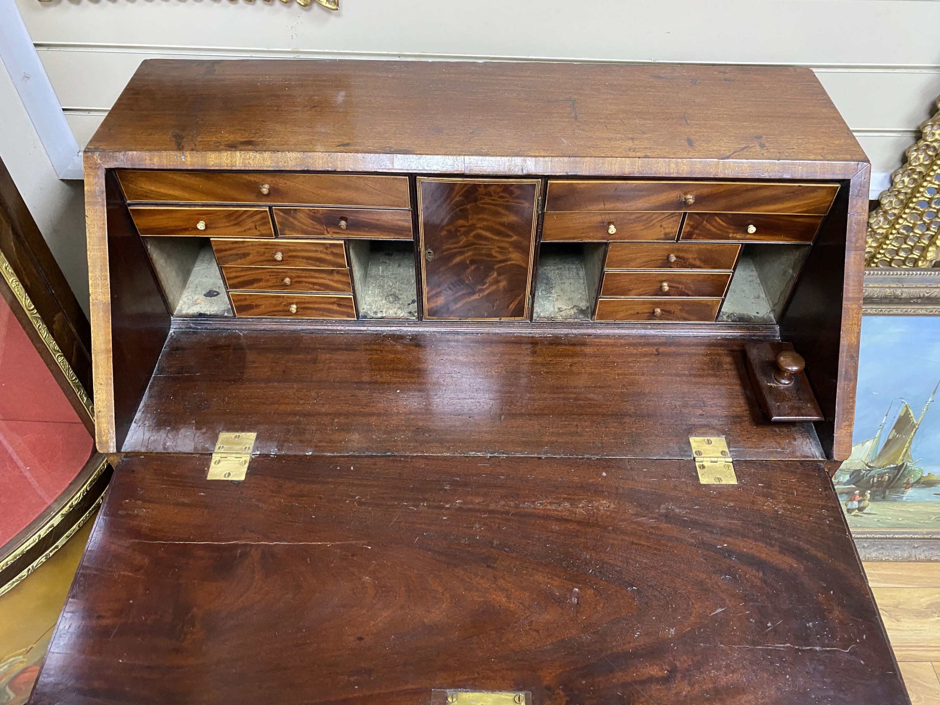 A George III mahogany bureau, width 91cm, depth 46cm, height 107cm